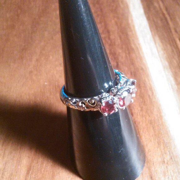 Mozambique Garnet Sterling Silver Trilogy Ring (Size 6) - Picture 9 of 15